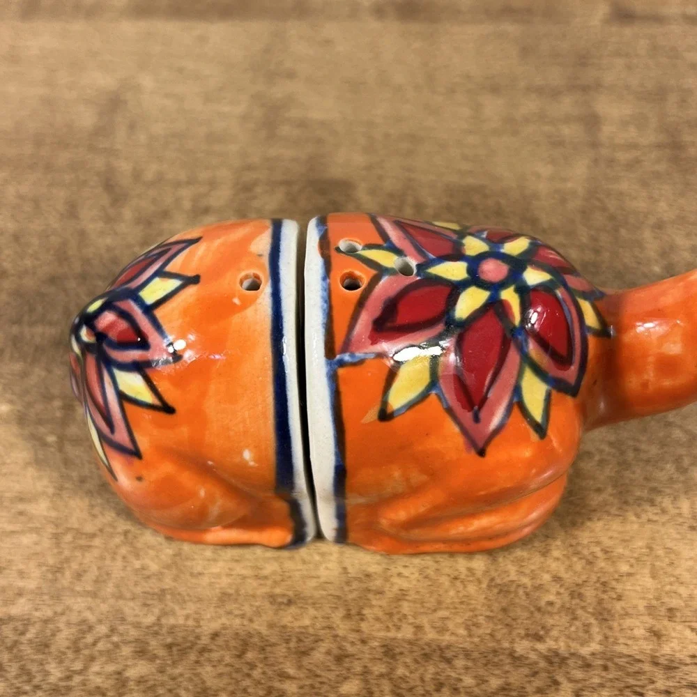 Camel W/‎ Floral Design Ceramic Salt & Pepper Shakers Orange
